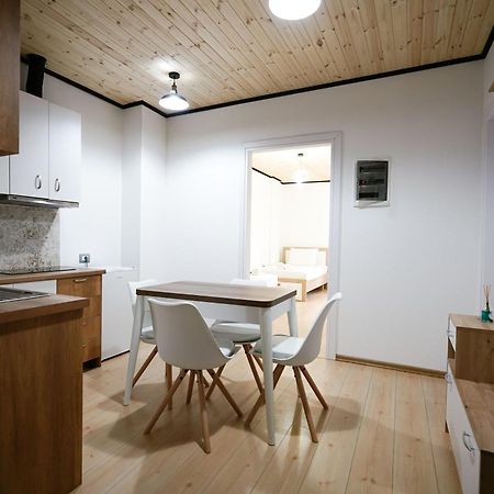 Ora Apartments Gjirokaster Ngoại thất bức ảnh