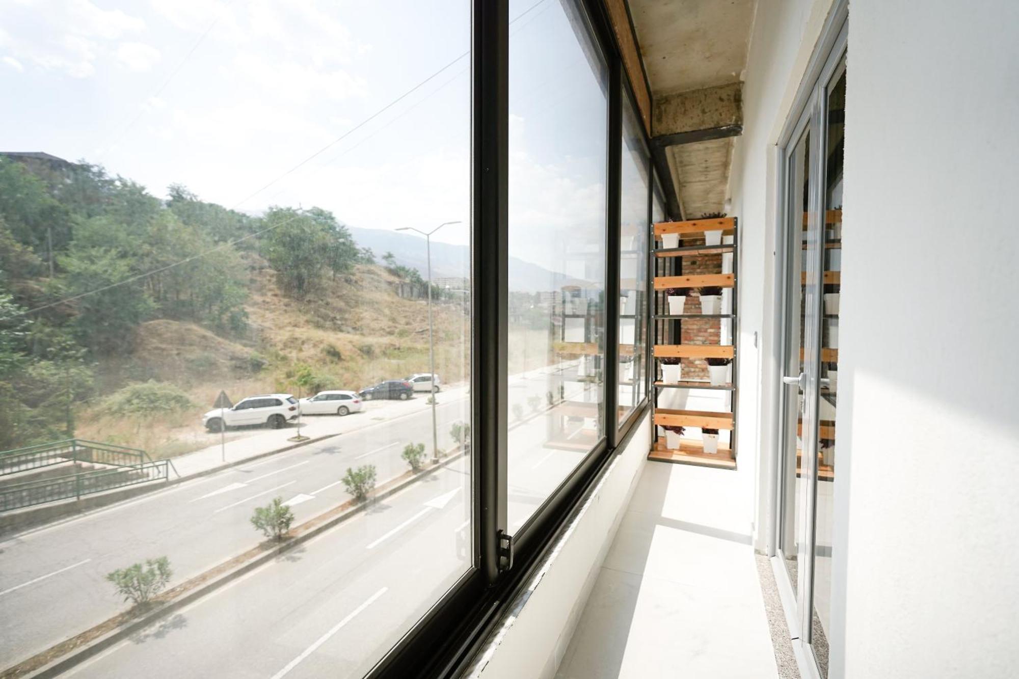 Ora Apartments Gjirokaster Ngoại thất bức ảnh