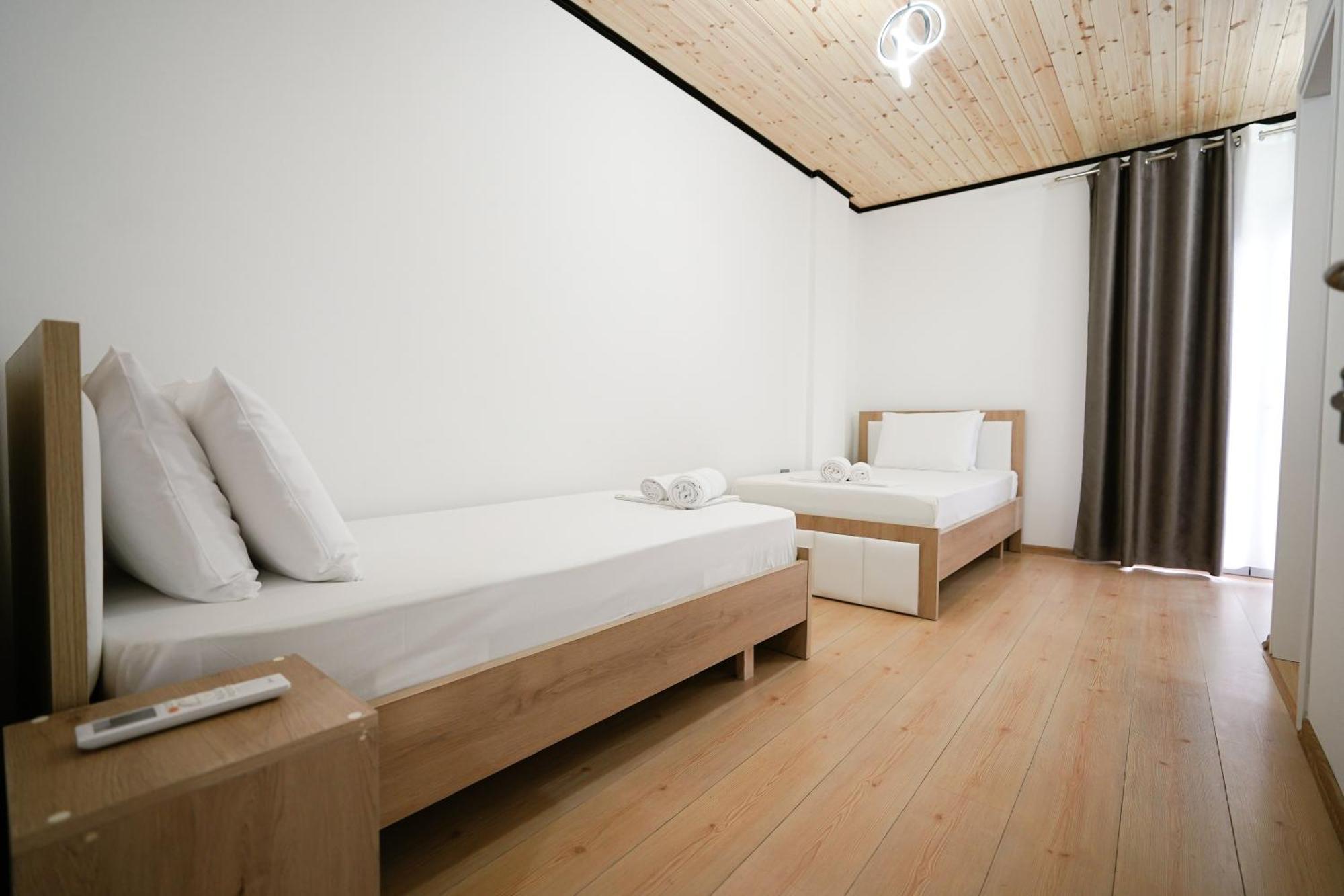 Ora Apartments Gjirokaster Ngoại thất bức ảnh