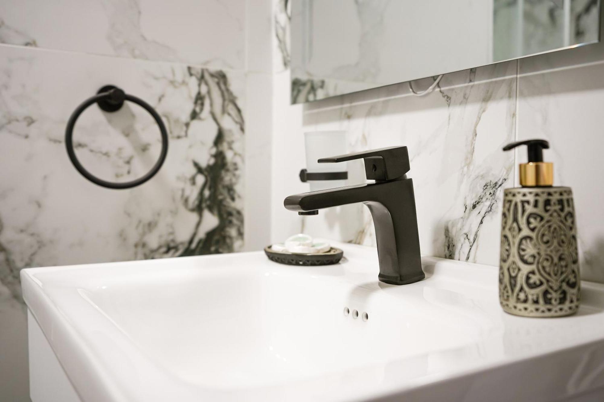 Ora Apartments Gjirokaster Ngoại thất bức ảnh