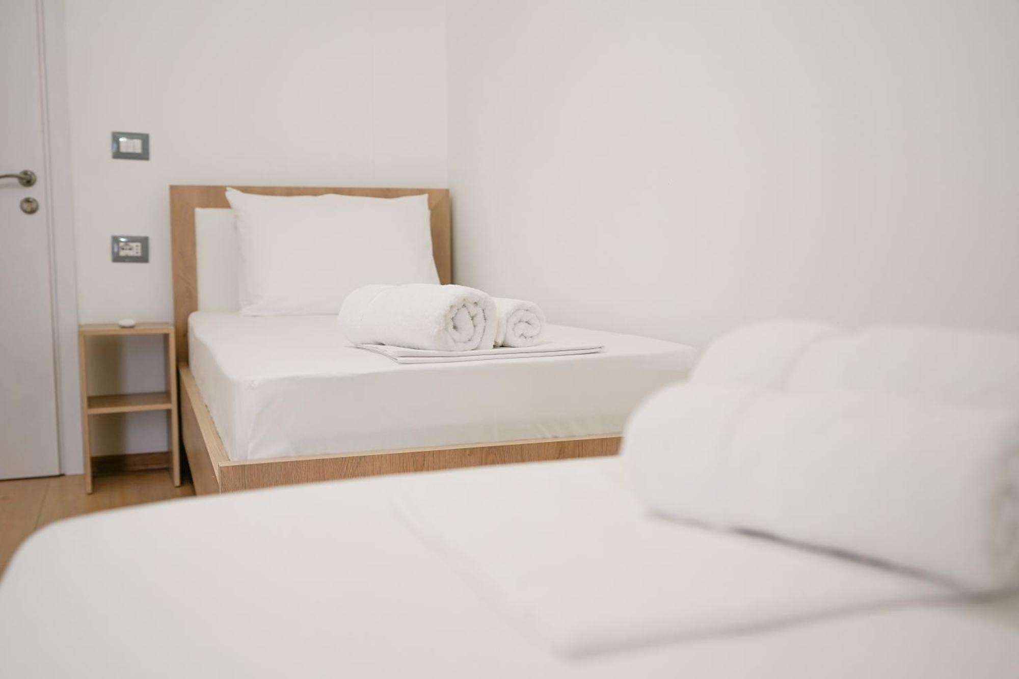 Ora Apartments Gjirokaster Ngoại thất bức ảnh