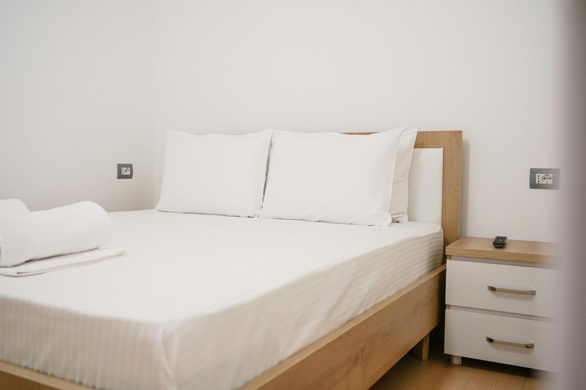 Ora Apartments Gjirokaster Ngoại thất bức ảnh