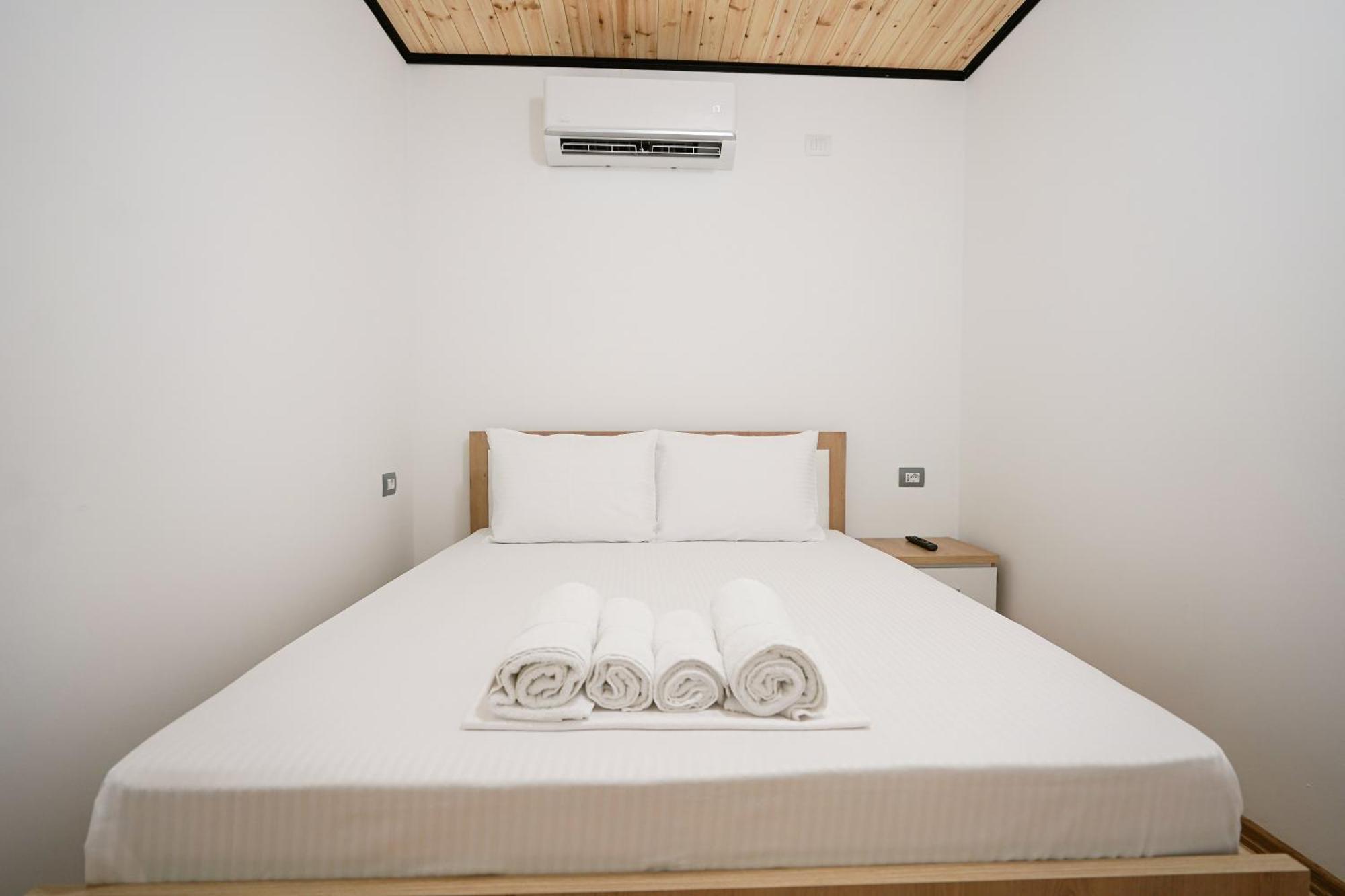 Ora Apartments Gjirokaster Ngoại thất bức ảnh